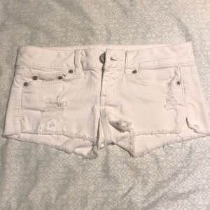 American eagle white shorts
